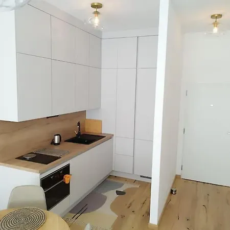 In The Centre - Free Garage Parking Apartment *