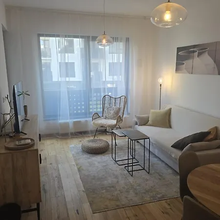 Apartment In The Centre - Free Garage Parking *
