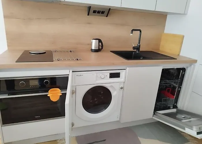 In The Centre - Free Garage Parking Apartament