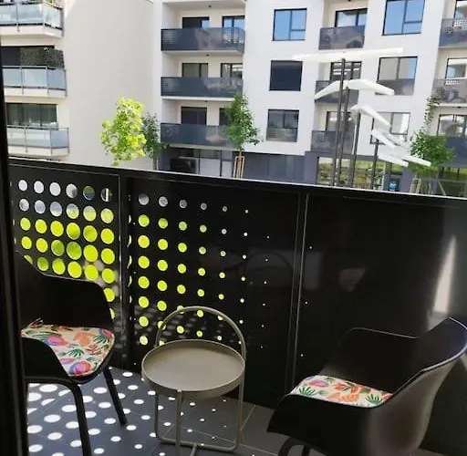 In The Centre - Free Garage Parking